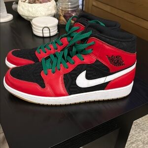 Nike Air Jordan High-Tops - Red, Black, Green